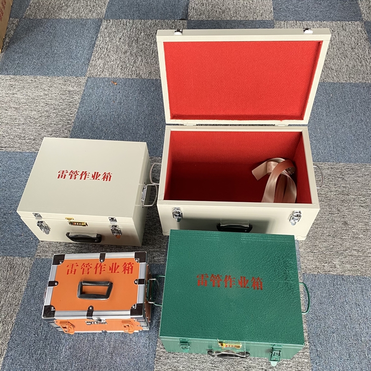 望奎爆破工程作业箱如何选择？玻璃钢与传统材质的全面对比